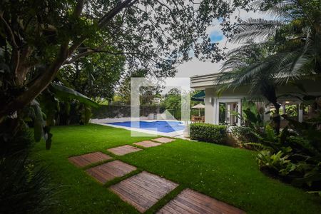 Casa à venda com 625m², 4 quartos e 6 vagas Casa à venda com 625m², 4 quartos e 6 vagasPiscina