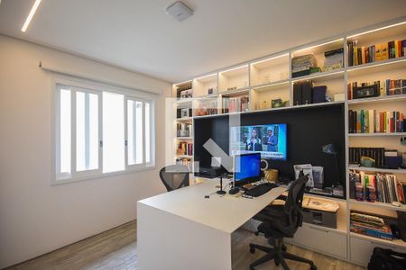 Escritório de casa à venda com 4 quartos, 625m² em Jardim Leonor, São Paulo
