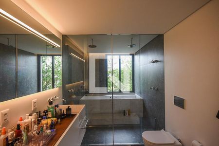 Casa à venda com 625m², 4 quartos e 6 vagas Casa à venda com 625m², 4 quartos e 6 vagasBanheiro Suíte 4