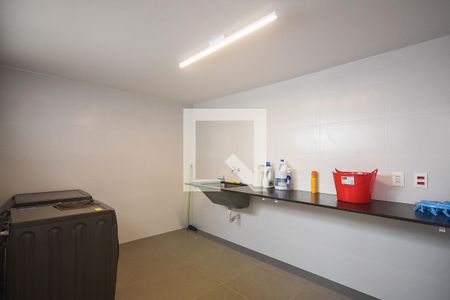 Casa à venda com 625m², 4 quartos e 6 vagas Casa à venda com 625m², 4 quartos e 6 vagasÁrea de Serviço