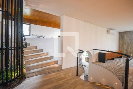 Escada de casa à venda com 4 quartos, 625m² em Jardim Leonor, São Paulo