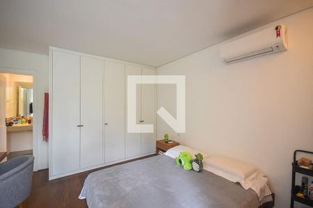 Casa à venda com 625m², 4 quartos e 6 vagas Casa à venda com 625m², 4 quartos e 6 vagasSuíte 2