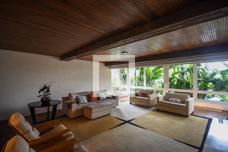 Casa à venda com 625m², 4 quartos e 6 vagas Casa à venda com 625m², 4 quartos e 6 vagasSala 2