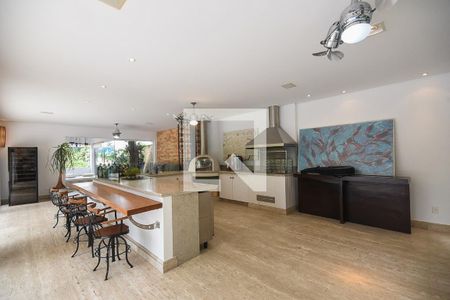 Casa à venda com 625m², 4 quartos e 6 vagas Casa à venda com 625m², 4 quartos e 6 vagasChurrasqueira