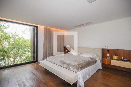 Casa à venda com 625m², 4 quartos e 6 vagas Casa à venda com 625m², 4 quartos e 6 vagasSuíte 4