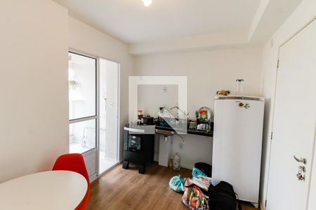 Sala/Cozinha de apartamento à venda com 2 quartos, 31m² em Vila Sonia, São Paulo