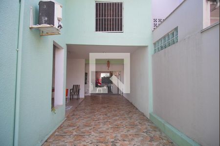 Casa à venda com 240m², 3 quartos e 4 vagas Casa à venda com 240m², 3 quartos e 4 vagasGaragem