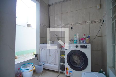 Casa à venda com 240m², 3 quartos e 4 vagas Casa à venda com 240m², 3 quartos e 4 vagasÁrea de Serviço