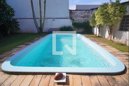 Casa à venda com 240m², 3 quartos e 4 vagas Casa à venda com 240m², 3 quartos e 4 vagasPiscina