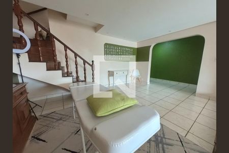 Sala Ambiente 2 de casa para alugar com 3 quartos, 273m² em Vila Cruz das Almas, São Paulo