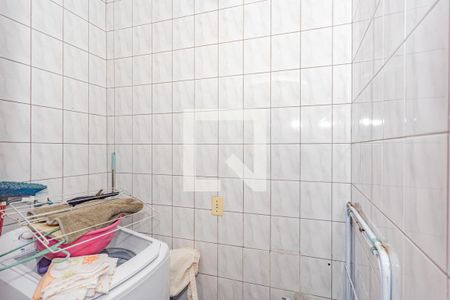 Casa à venda com 128m², 3 quartos e 2 vagas Casa à venda com 128m², 3 quartos e 2 vagasBanheiro de serviço