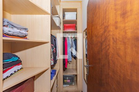 Casa à venda com 128m², 3 quartos e 2 vagas Casa à venda com 128m², 3 quartos e 2 vagasCloset da suíte