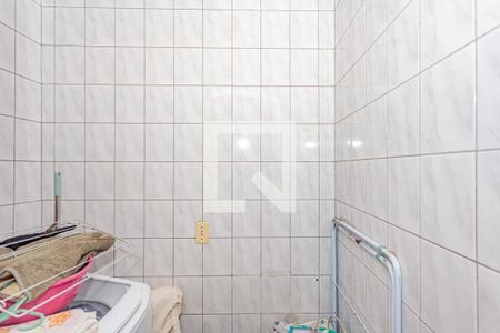 Casa à venda com 128m², 3 quartos e 2 vagas Casa à venda com 128m², 3 quartos e 2 vagasBanheiro de serviço