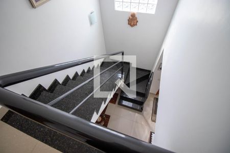 Casa à venda com 409m², 4 quartos e 3 vagasEscada