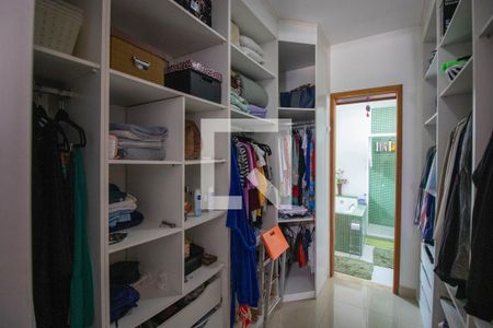 Casa à venda com 409m², 4 quartos e 3 vagasSuíte 2 closet