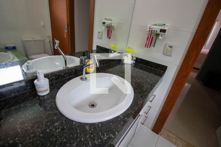 Casa à venda com 409m², 4 quartos e 3 vagasSuíte 2