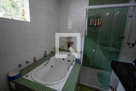 Casa à venda com 409m², 4 quartos e 3 vagasSuíte 2