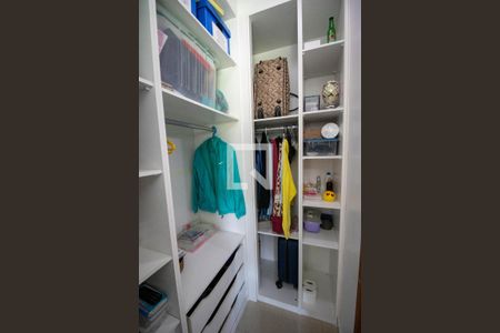 Casa à venda com 409m², 4 quartos e 3 vagasSuíte 3 closet