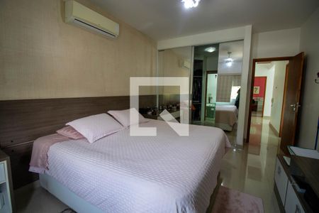 Casa à venda com 409m², 4 quartos e 3 vagasSuíte 2