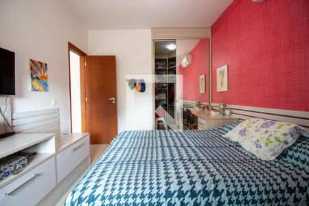 Casa à venda com 409m², 4 quartos e 3 vagasSuíte 1