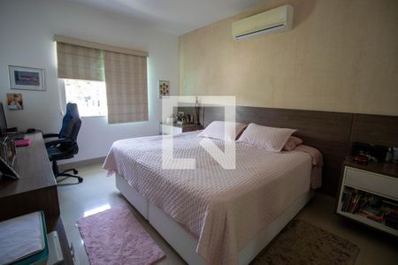 Casa à venda com 409m², 4 quartos e 3 vagasSuíte 2