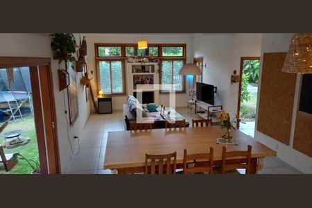 Sala de casa para alugar com 3 quartos, 200m² em Campeche, Florianópolis