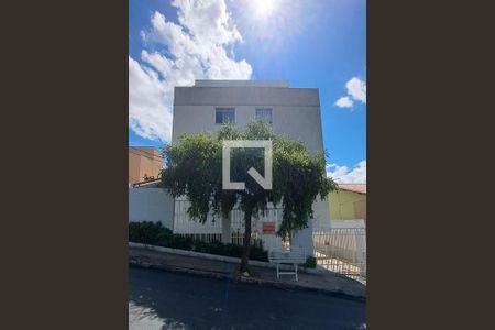 Apartamento à venda com 132m², 4 quartos e 2 vagas Apartamento à venda com 132m², 4 quartos e 2 vagasFachada