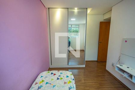 Apartamento à venda com 132m², 4 quartos e 2 vagasQuarto 4