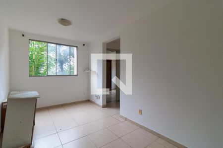 Sala de apartamento para alugar com 3 quartos, 60m² em Paraisópolis, São Paulo