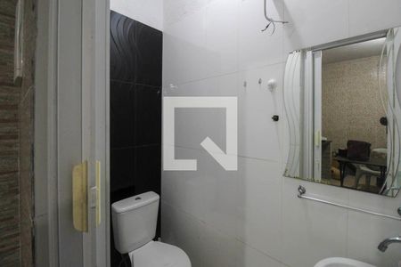 Casa à venda com 250m², 3 quartos e 2 vagasBanheiro área de serviço