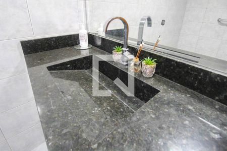 Casa à venda com 250m², 3 quartos e 2 vagasBanheiro Social 2