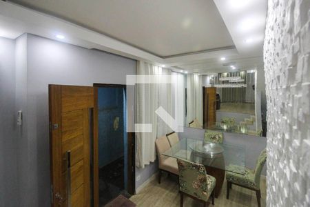 Sala de casa à venda com 3 quartos, 250m² em Vila Antonieta, São Paulo