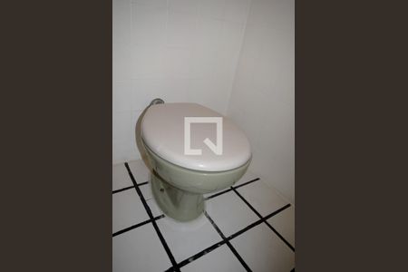 Apartamento para alugar com 222m², 3 quartos e 2 vagasBanheiro da Suíte 1 - piso inferior