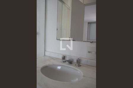 Apartamento para alugar com 222m², 3 quartos e 2 vagasBanheiro da Suíte 2 - piso inferior