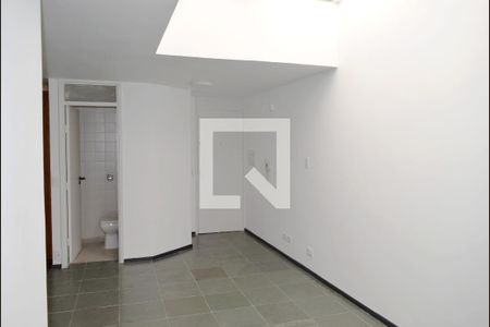 Apartamento para alugar com 222m², 3 quartos e 2 vagasSala - piso superior