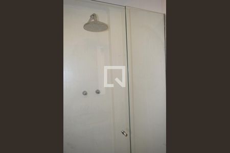 Apartamento para alugar com 222m², 3 quartos e 2 vagasBanheiro da Suíte 1 - piso inferior