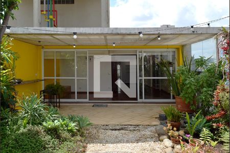 Apartamento para alugar com 222m², 3 quartos e 2 vagasJardim - piso superior