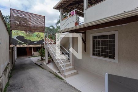 Casa à venda com 300m², 3 quartos e 2 vagasÁrea externa