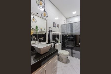 Casa à venda com 300m², 3 quartos e 2 vagasBanheiro