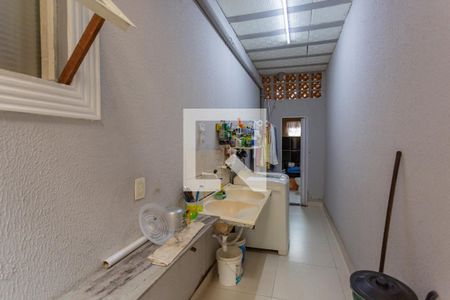 Casa à venda com 300m², 3 quartos e 2 vagasÁrea de Serviço