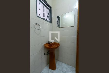 Casa à venda com 200m², 2 quartos e 1 vagaLavabo