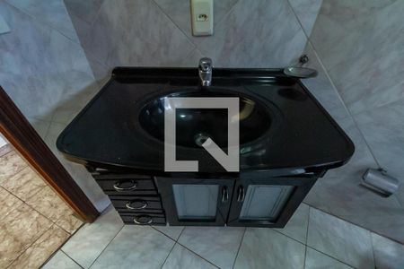 Casa à venda com 200m², 2 quartos e 1 vagaBanheiro