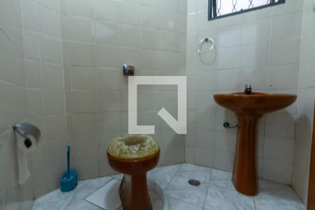 Casa à venda com 200m², 2 quartos e 1 vagaLavabo