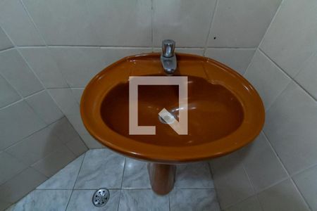 Casa à venda com 200m², 2 quartos e 1 vagaLavabo