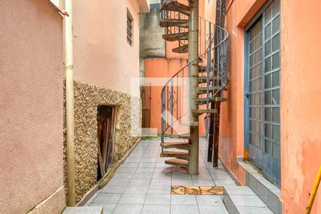 Casa à venda com 200m², 2 quartos e 1 vagaQuintal
