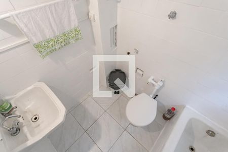 Banheiro de apartamento para alugar com 1 quarto, 45m² em Catete, Rio de Janeiro