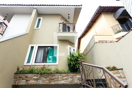 Casa à venda com 200m², 4 quartos e 4 vagasFachada