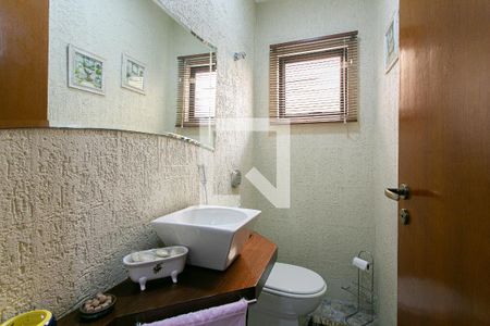 Casa à venda com 200m², 4 quartos e 4 vagasLavabo