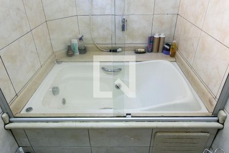 Casa à venda com 200m², 4 quartos e 4 vagasBanheiro da Suíte - Banheira