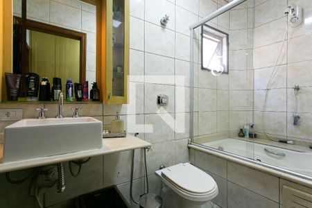 Casa à venda com 200m², 4 quartos e 4 vagasBanheiro da Suíte